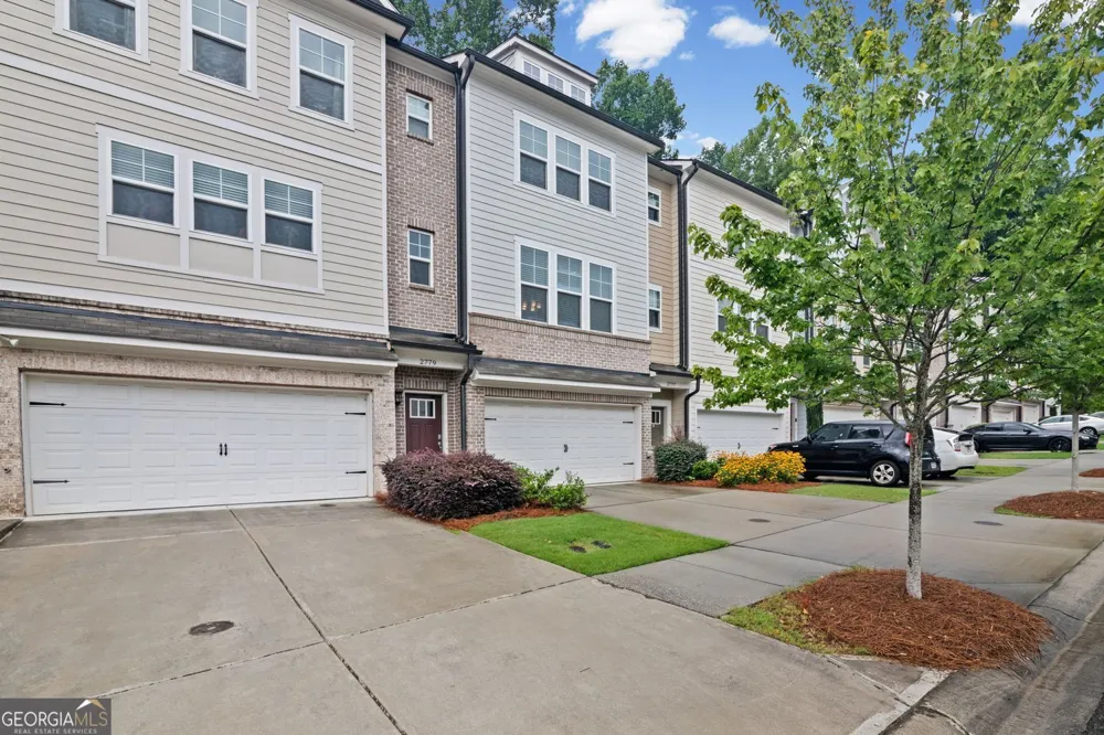 2779 White Oak LN Decatur, GA 30032