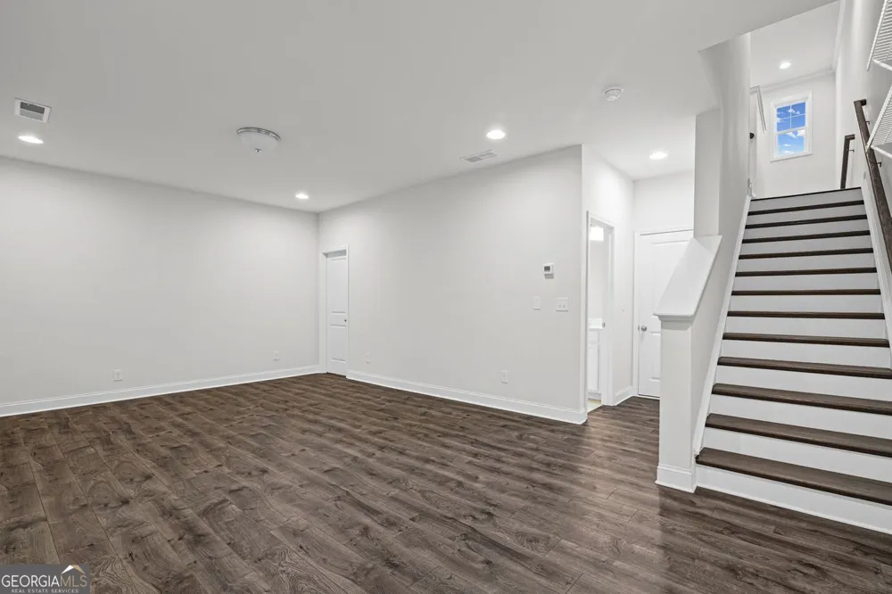 2779 White Oak LN Decatur, GA 30032