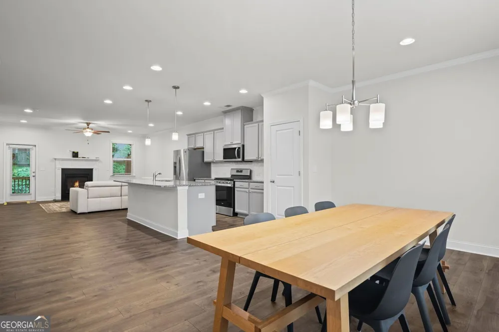 2779 White Oak LN Decatur, GA 30032
