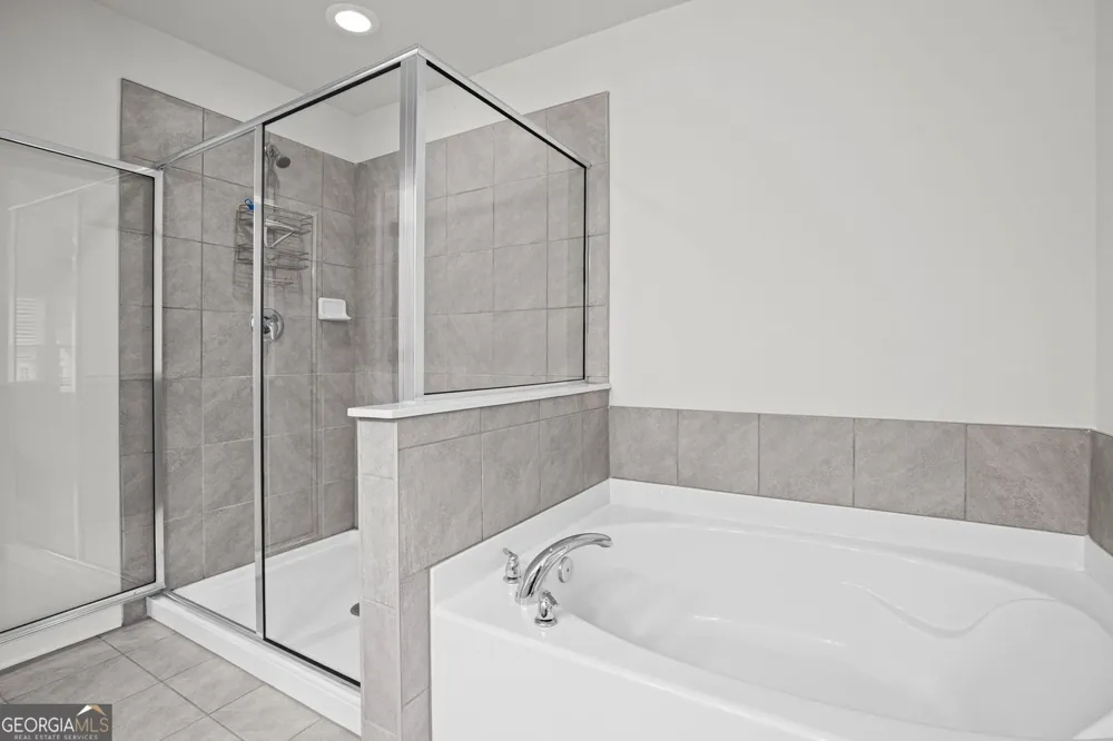 2779 White Oak LN Decatur, GA 30032