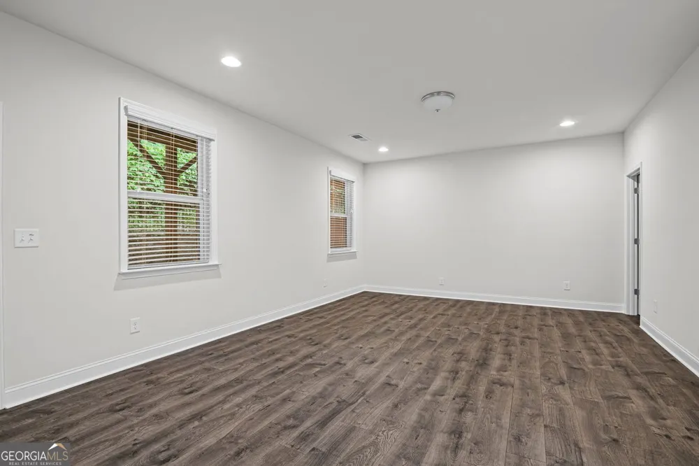 2779 White Oak LN Decatur, GA 30032