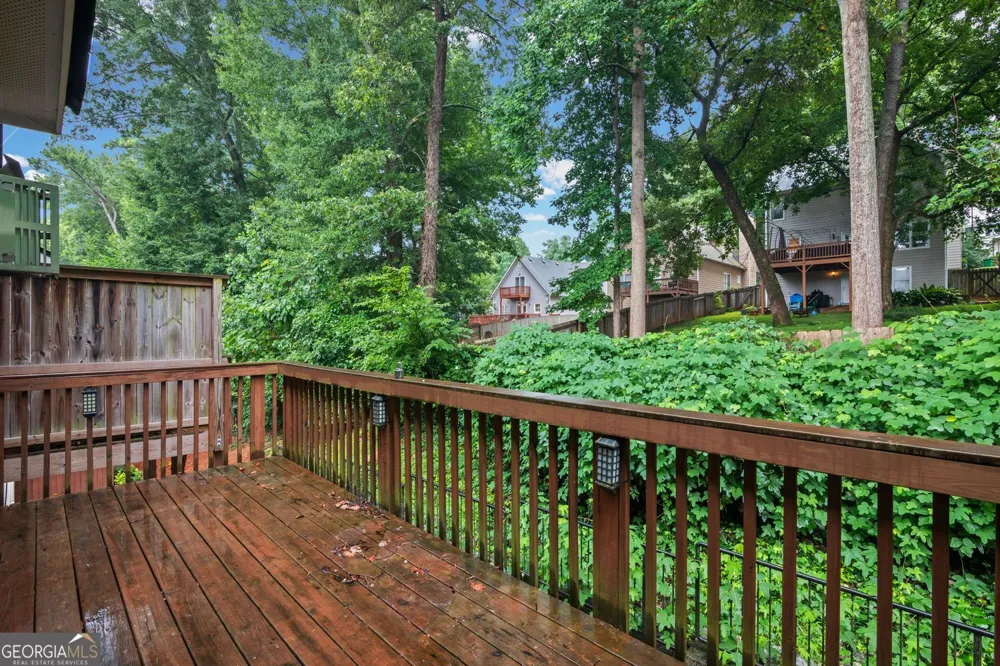 2779 White Oak LN Decatur, GA 30032