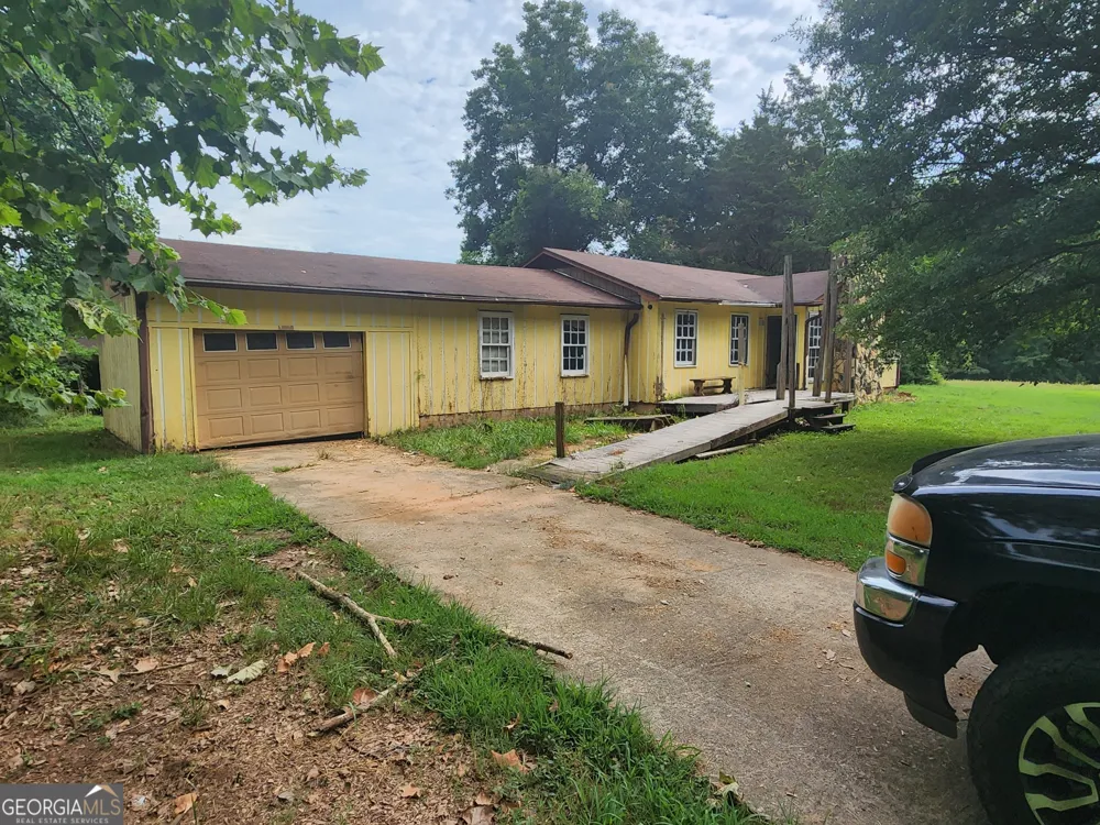 1182 Cleveland Mill RD Hartwell, GA 30643
