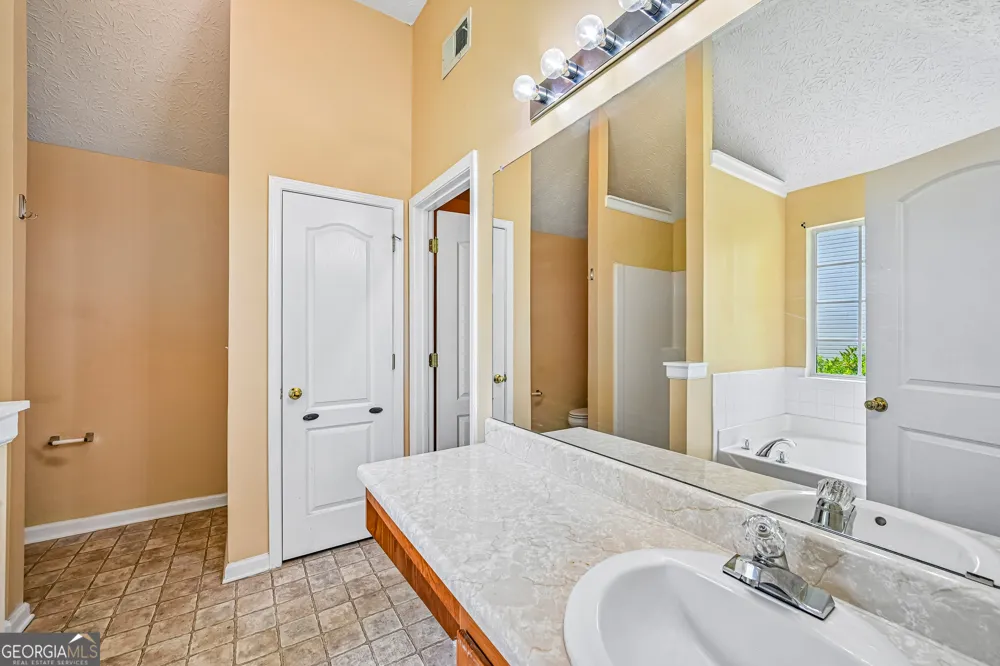 2083 Dylan CT Ellenwood, GA 30294