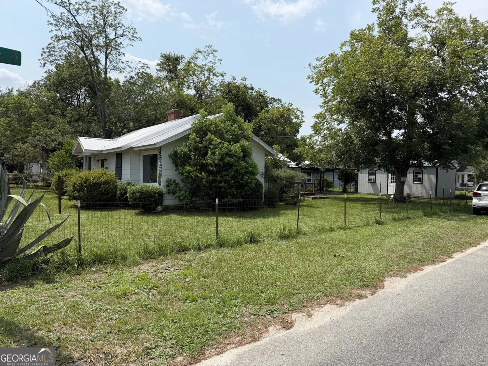 1302 Elizabeth ST Waycross, GA 31503