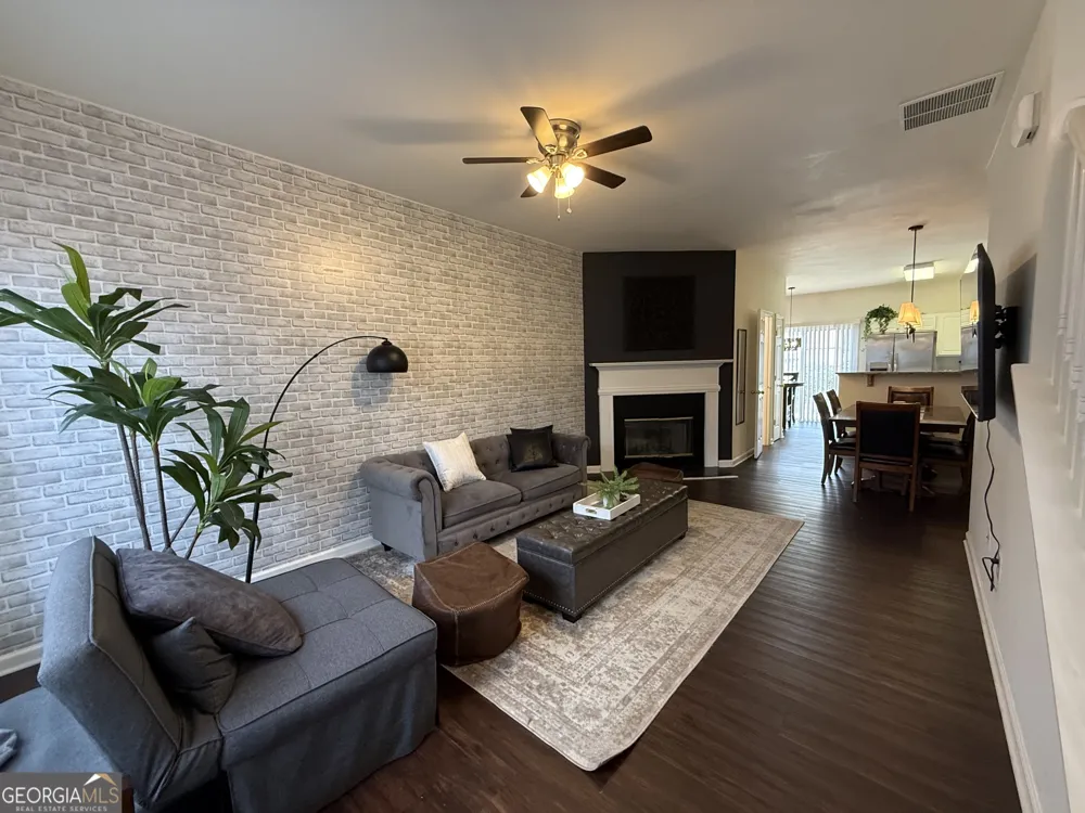 1524 Cove Creek CIR Norcross, GA 30093