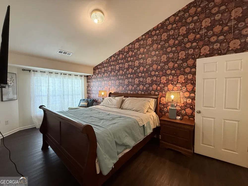 1524 Cove Creek CIR Norcross, GA 30093