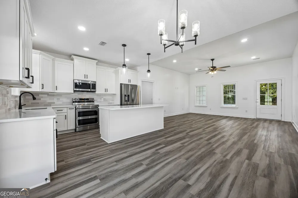 215 McQueen ST Folkston, GA 31537