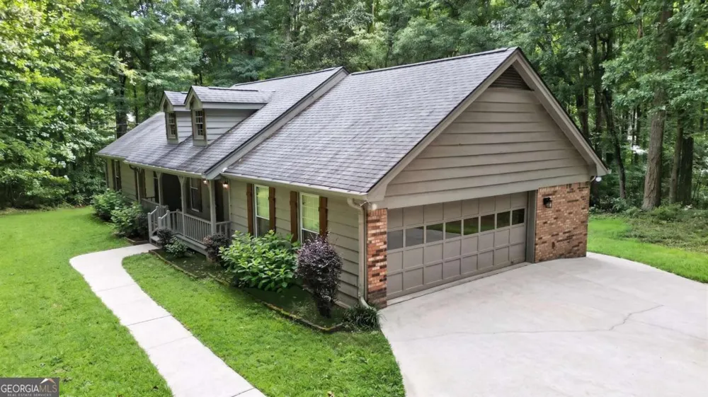 1955 Branchwood CT Snellville, GA 30078