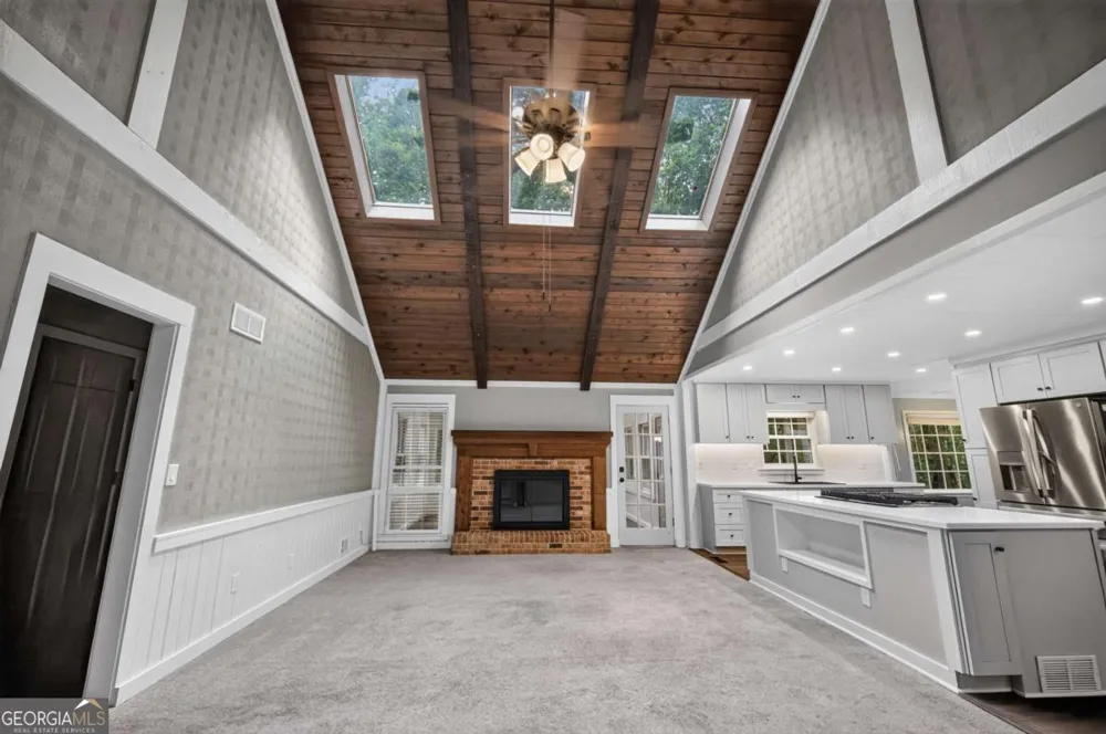 1955 Branchwood CT Snellville, GA 30078