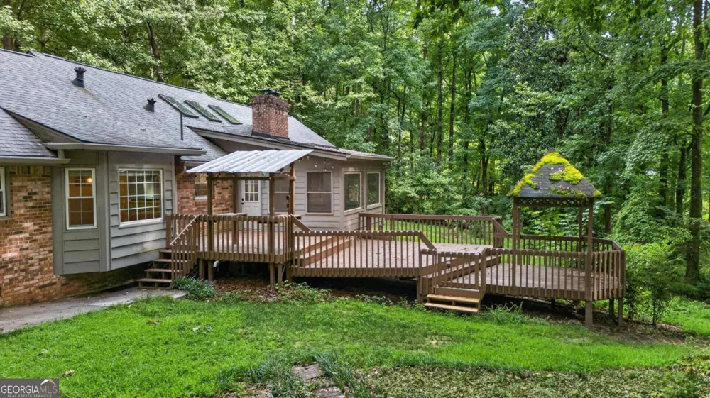 1955 Branchwood CT Snellville, GA 30078