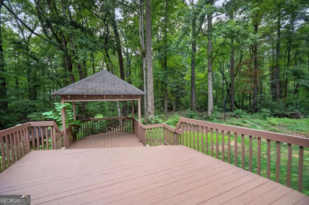 1955 Branchwood CT Snellville, GA 30078