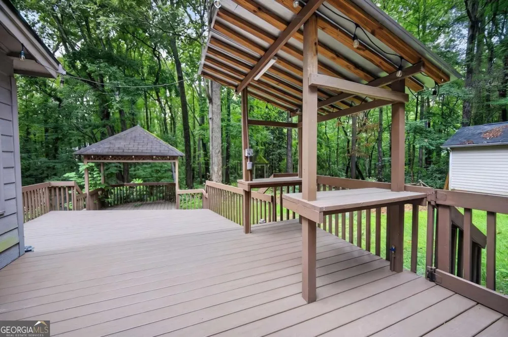 1955 Branchwood CT Snellville, GA 30078