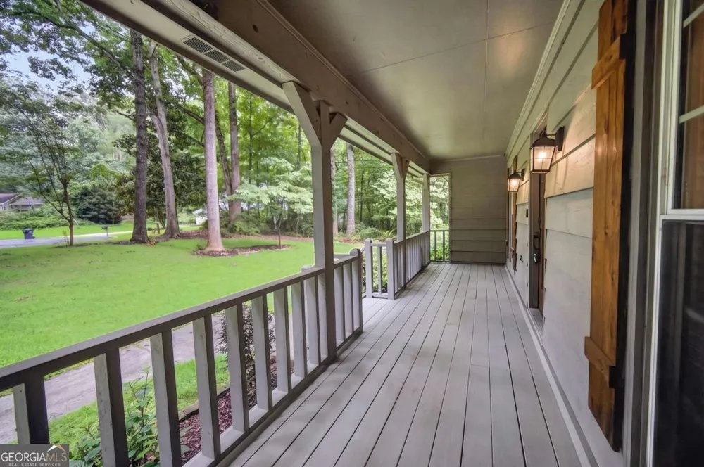 1955 Branchwood CT Snellville, GA 30078