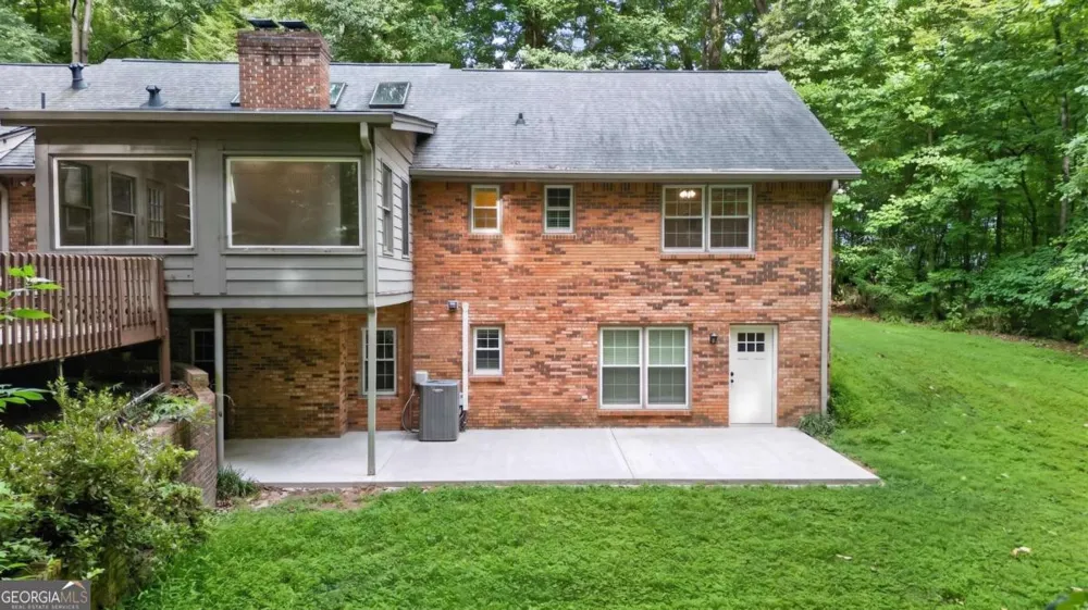 1955 Branchwood CT Snellville, GA 30078