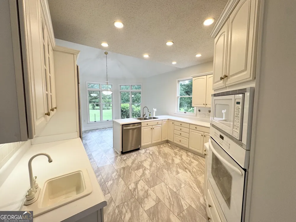 113 S Tamie CIR Kathleen, GA 31047
