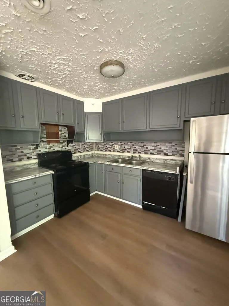 480 evergreen DR Forest Park, GA 30297