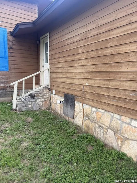 149 LIVE OAK LN Lakehills, TX 78063