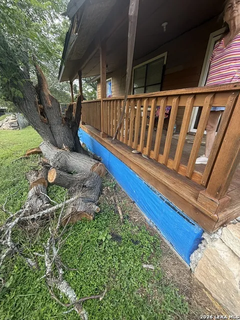 149 LIVE OAK LN Lakehills, TX 78063