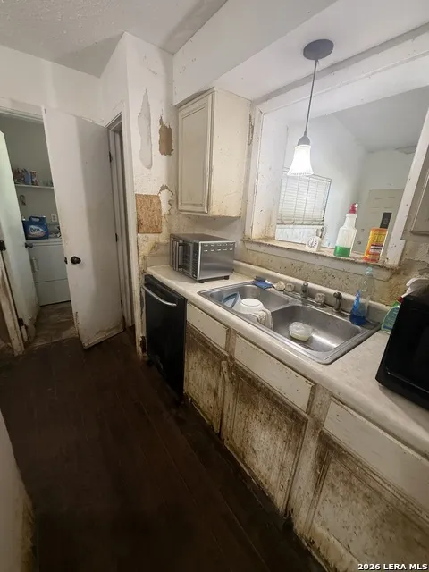149 LIVE OAK LN Lakehills, TX 78063