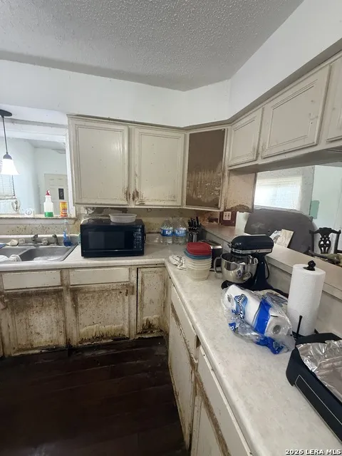 149 LIVE OAK LN Lakehills, TX 78063