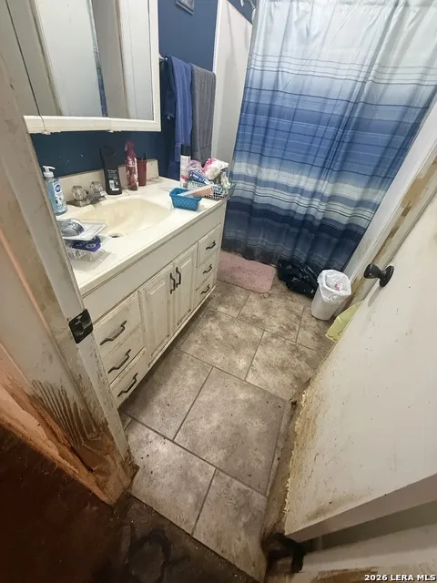 149 LIVE OAK LN Lakehills, TX 78063
