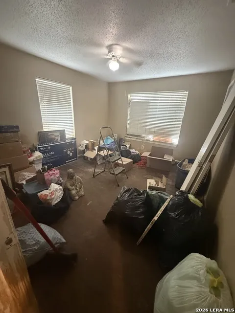 149 LIVE OAK LN Lakehills, TX 78063