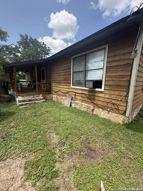149 LIVE OAK LN Lakehills, TX 78063