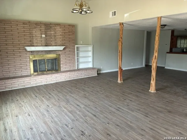 110 Tyler Ave Sabinal, TX 78881