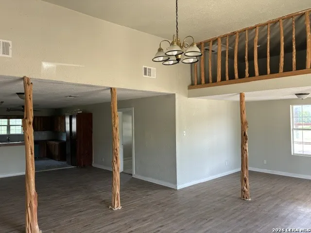 110 Tyler Ave Sabinal, TX 78881