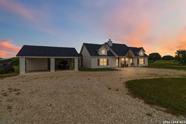 2194 S Ranch Rd 187 Sabinal, TX 78881