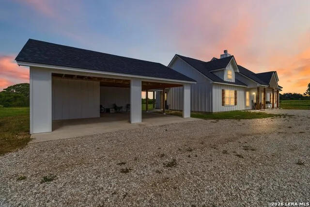 2194 S Ranch Rd 187 Sabinal, TX 78881