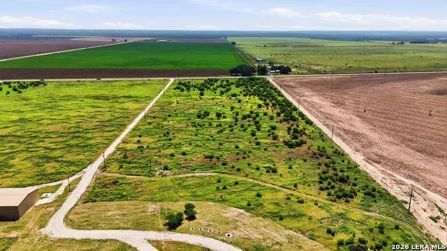 2194 S Ranch Rd 187 Sabinal, TX 78881
