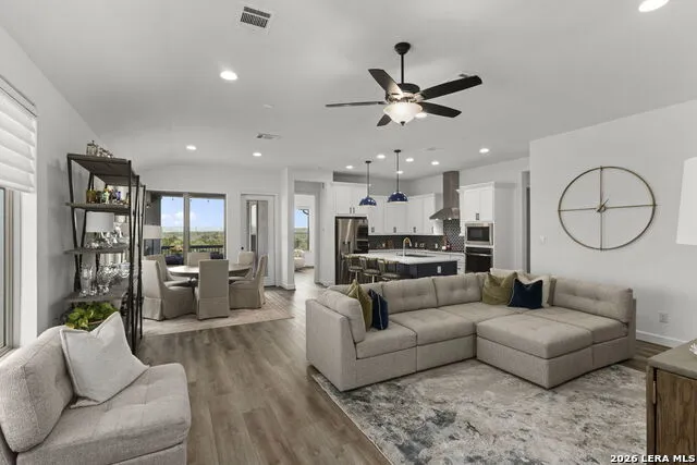 230 Navarro Boerne, TX 78006