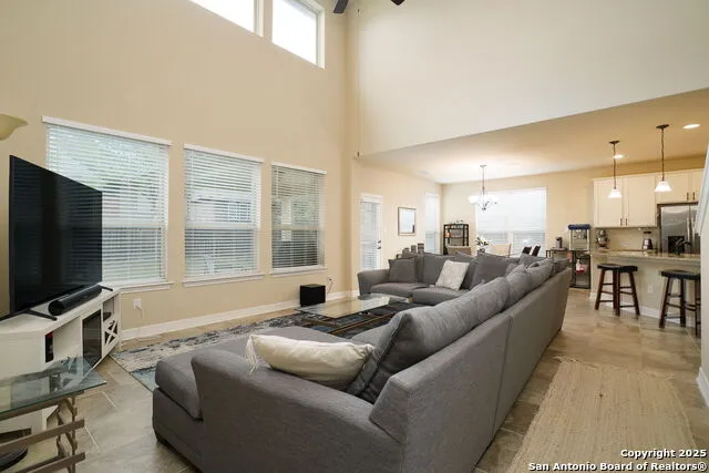 228 COMANCHE TRL Cibolo, TX 78108