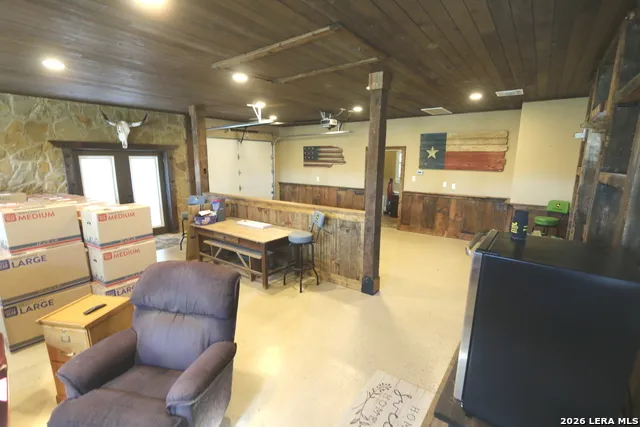 157 Bucks Lane La Vernia, TX 78121