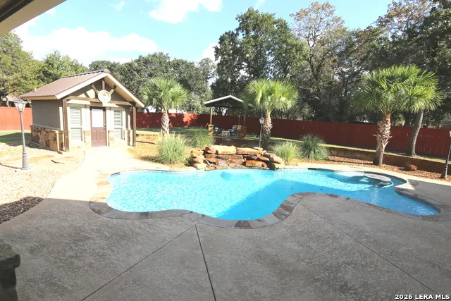 157 Bucks Lane La Vernia, TX 78121