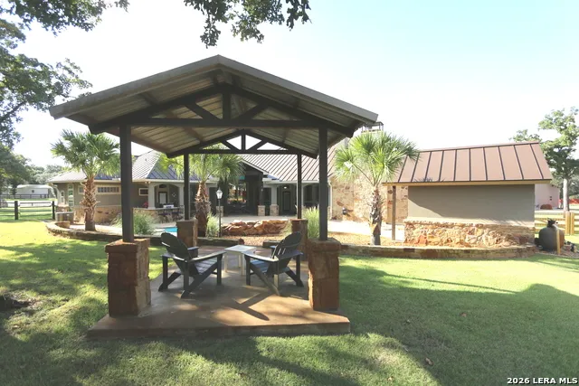 157 Bucks Lane La Vernia, TX 78121
