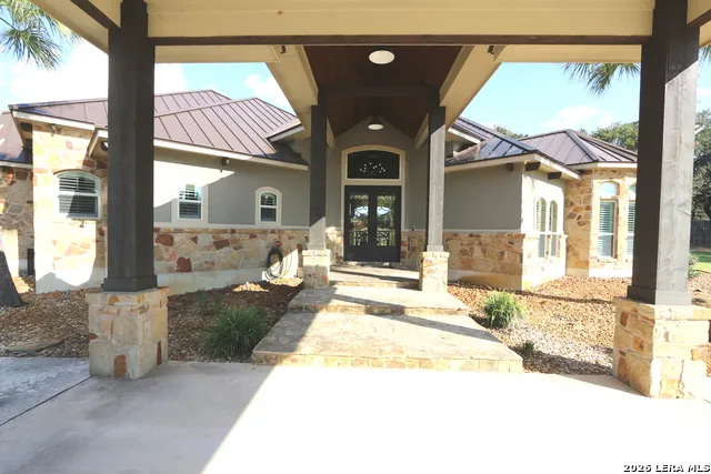 157 Bucks Lane La Vernia, TX 78121
