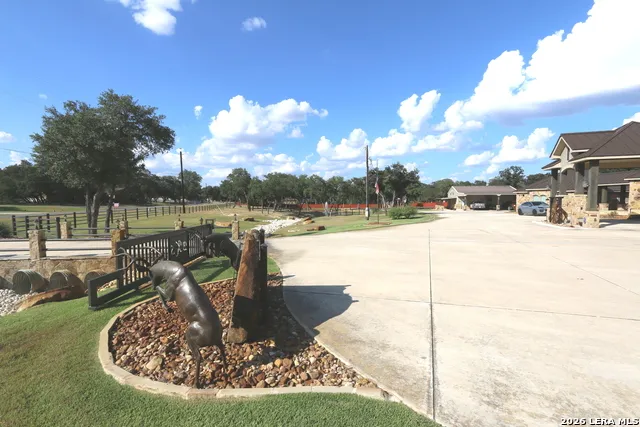 157 Bucks Lane La Vernia, TX 78121