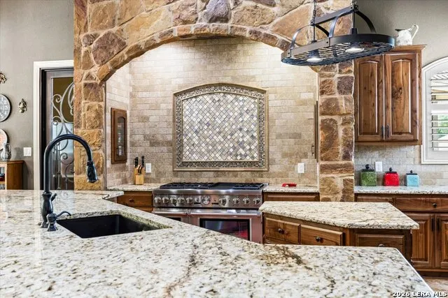 157 Bucks Lane La Vernia, TX 78121
