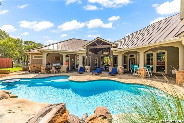 157 Bucks Lane La Vernia, TX 78121