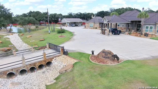 157 Bucks Lane La Vernia, TX 78121