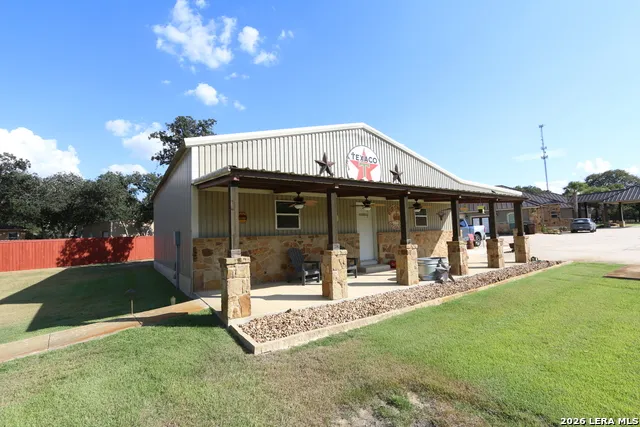 157 Bucks Lane La Vernia, TX 78121