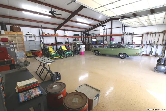 157 Bucks Lane La Vernia, TX 78121