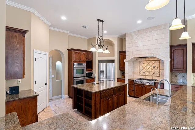 18875 Shadow Canyon Helotes, TX 78023