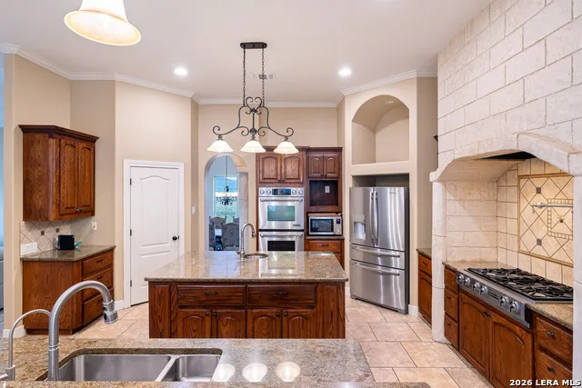 18875 Shadow Canyon Helotes, TX 78023