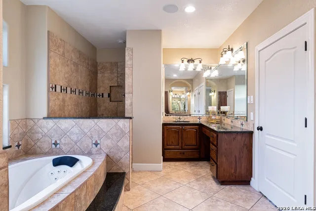 18875 Shadow Canyon Helotes, TX 78023