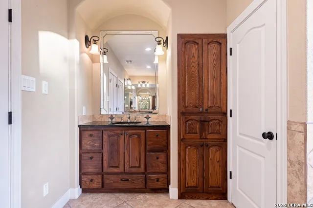 18875 Shadow Canyon Helotes, TX 78023