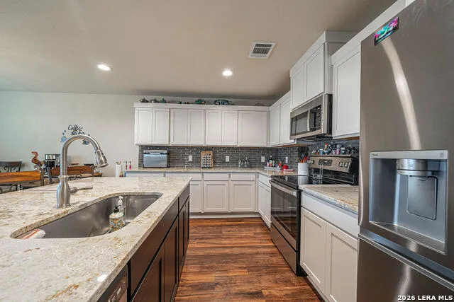 102 Clemente Zapata Blanco, TX 78606